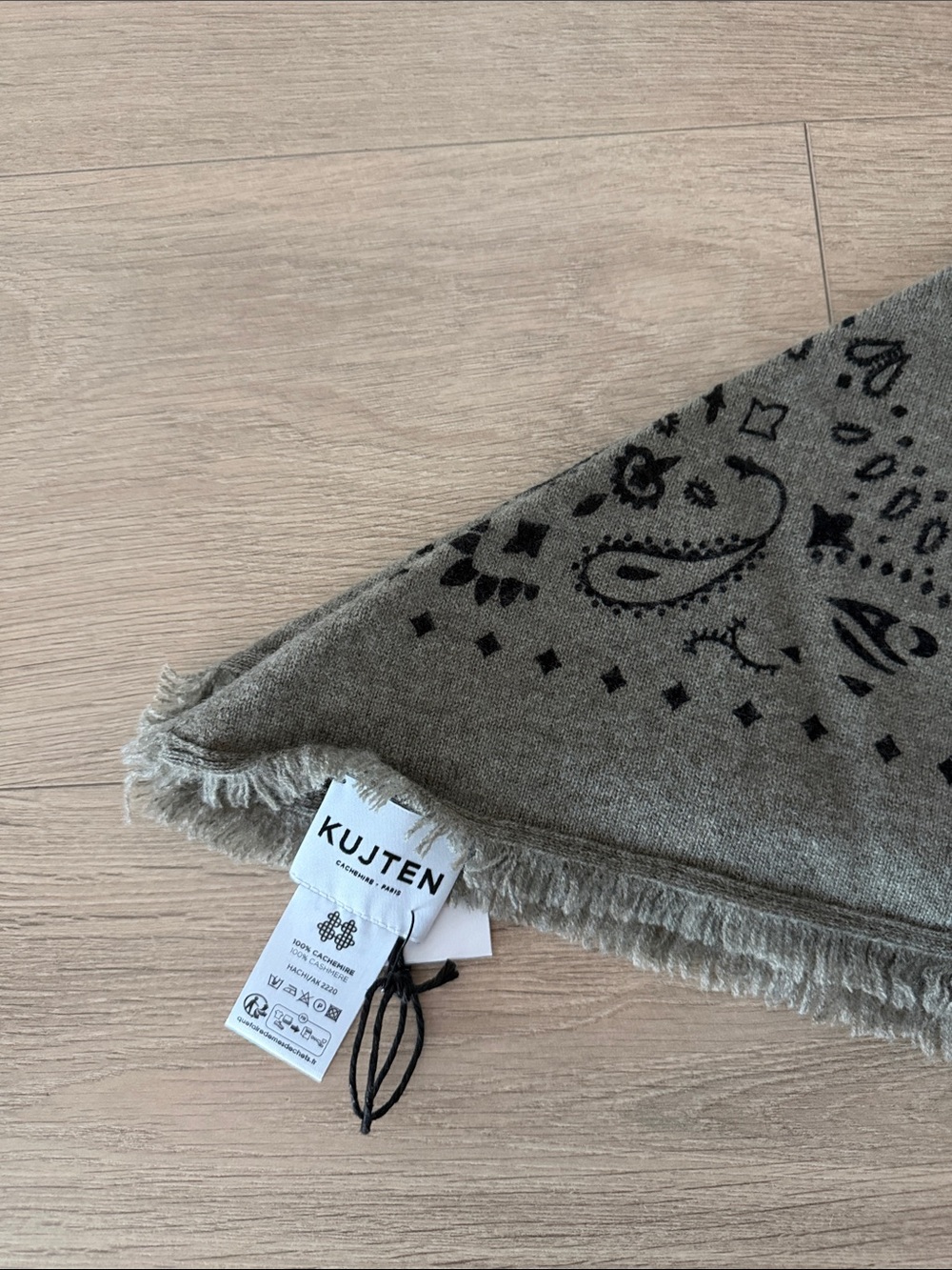 KUJTEN Cashmere Small Bandana Hachi in Marl Khaki